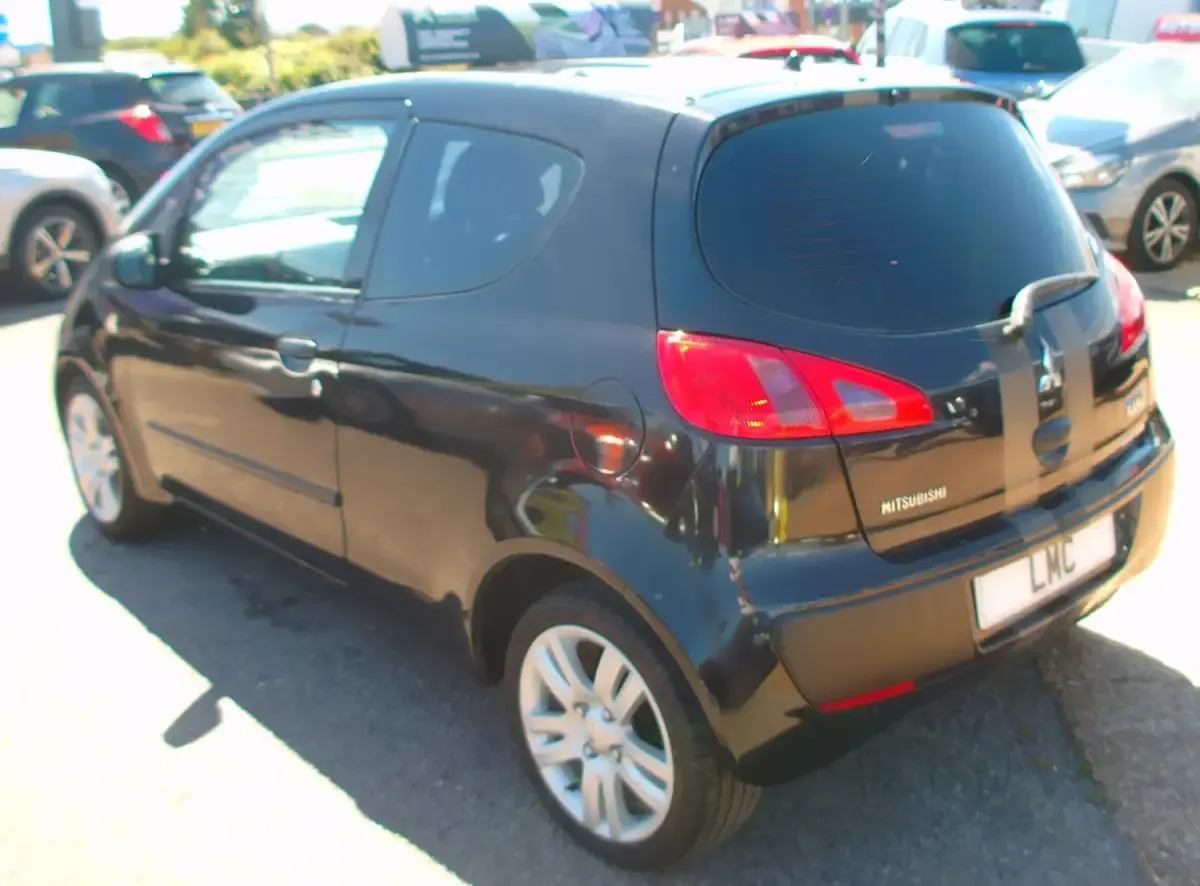 Used Mitsubishi Colt 75 HP (55 kW) 2008 Black Hatchback