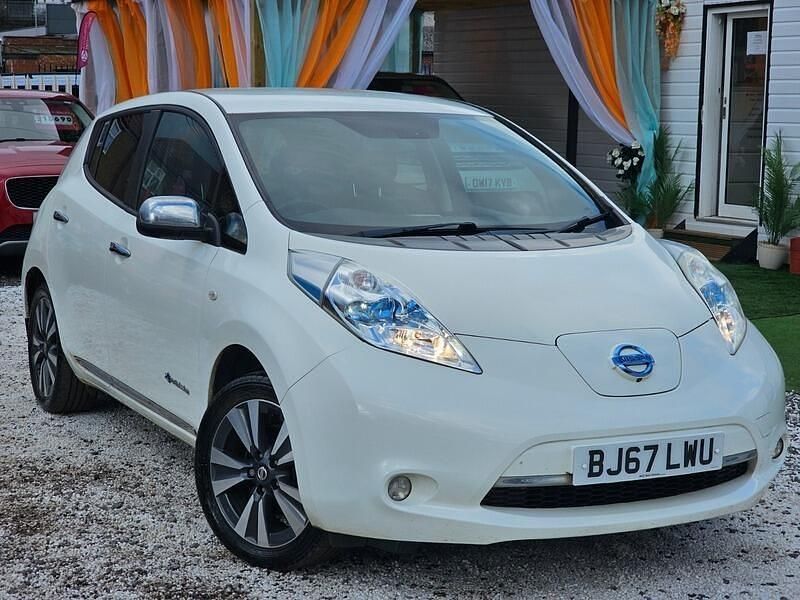 Used Nissan Leaf Tekna 80 kW (109 HP) 2017 White Hatchback