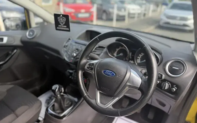 Used Ford Fiesta Zetec 82 HP (60 kW) 2013 Yellow Hatchback