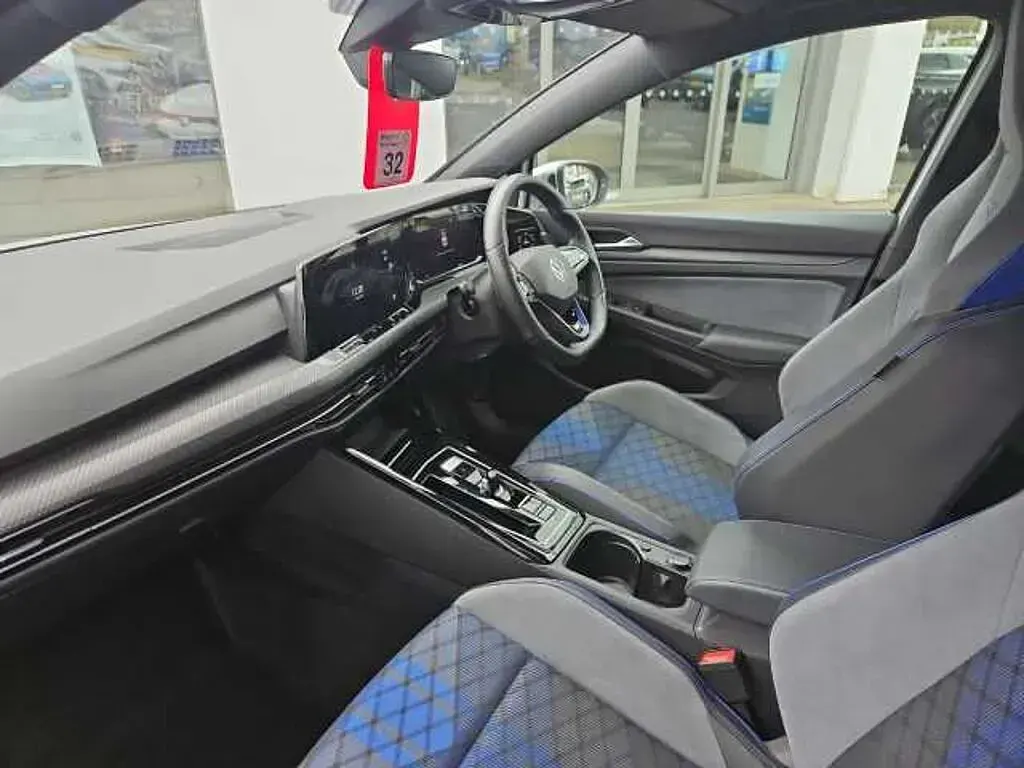Used VW Golf VIII R 320 HP (235 kW) 2023 White Hatchback