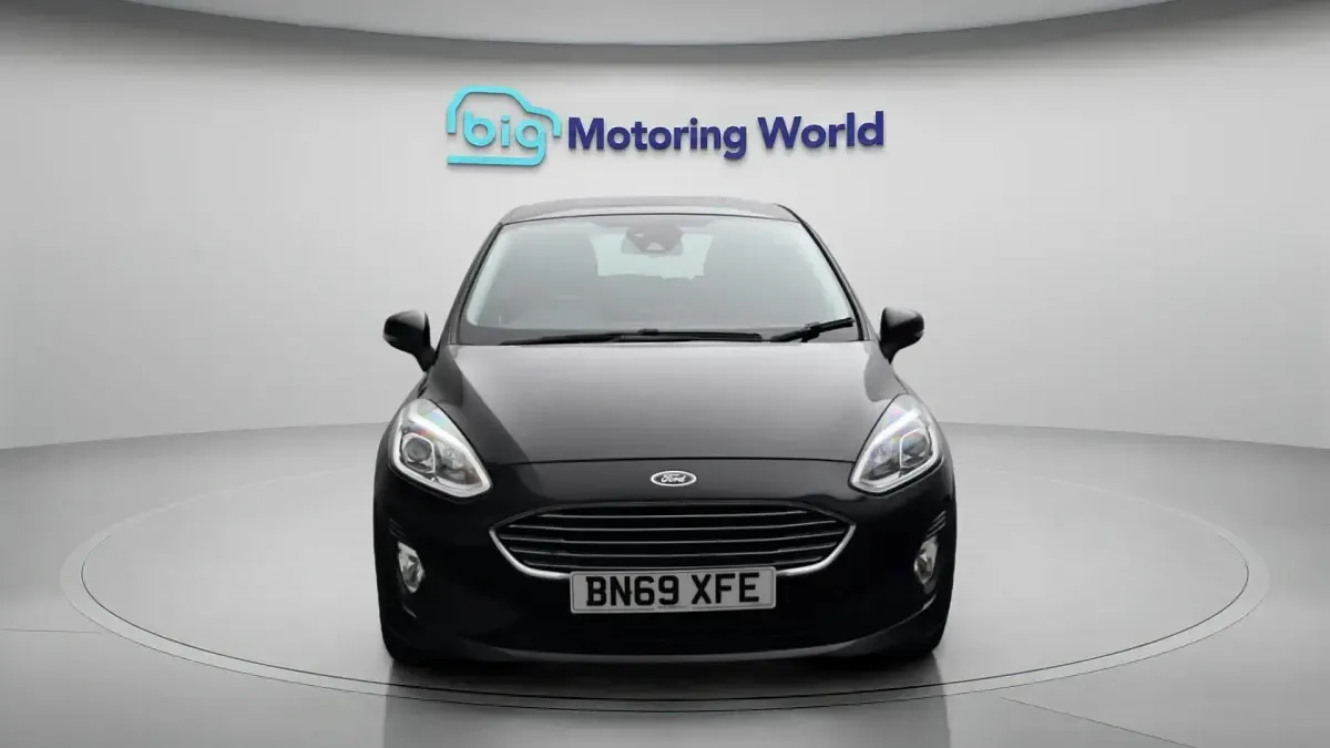 Used Ford Fiesta Zetec 101 HP (74 kW) 2019 Black Hatchback