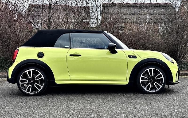 Used Mini Cooper S Cabriolet Sport 178 HP (130 kW) 2022 Yellow Cabriolet
