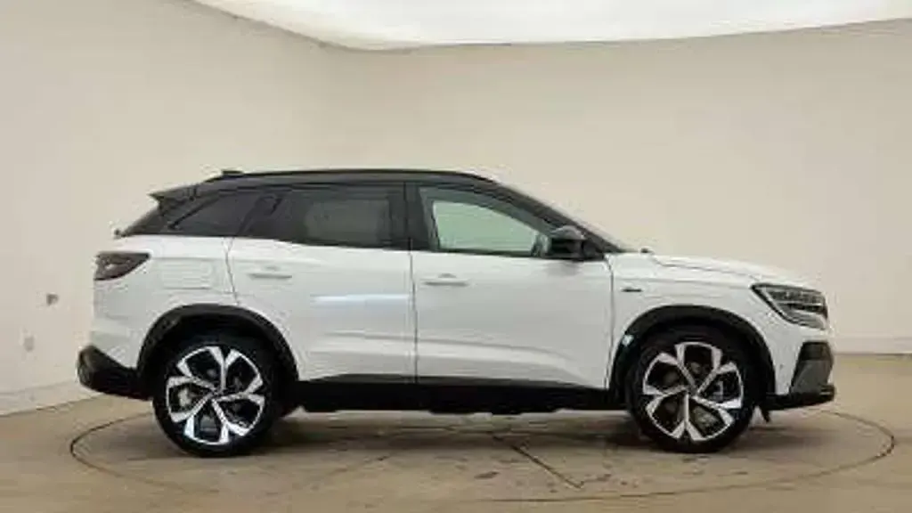 Used Renault Austral Techno Esprit Alpine 200 HP (147 kW) 2024 White  SUV