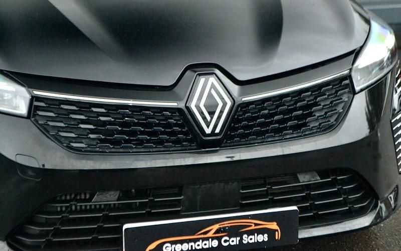 Used Renault Clio V Evolution 90 HP (66 kW) 2025 Hatchback