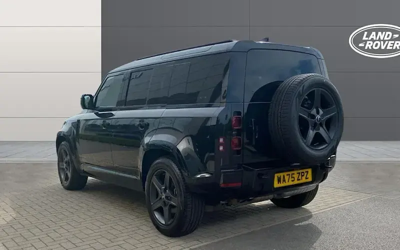 Used Land Rover Defender SE Dynamic 349 HP (256 kW) 2024 SUV
