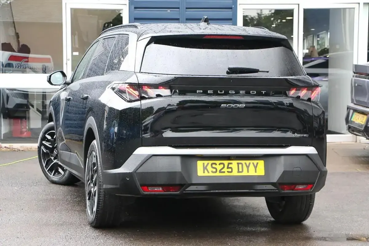 Used Peugeot 5008 GT 134 HP (98 kW) 2025 Black SUV