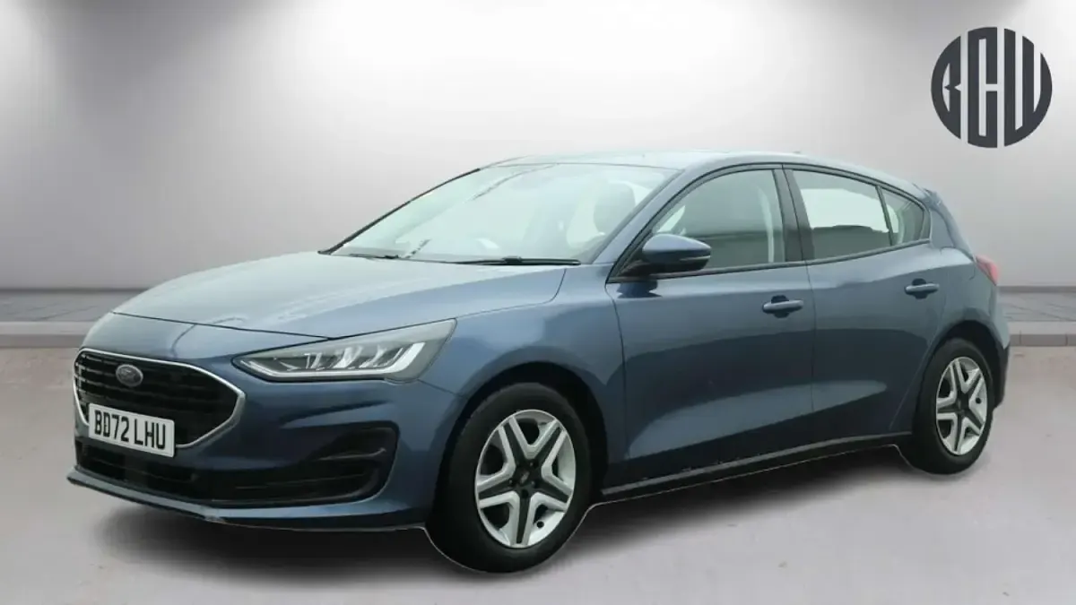 Used Ford Focus Trend 125 HP (91 kW) 2022 Blue Hatchback