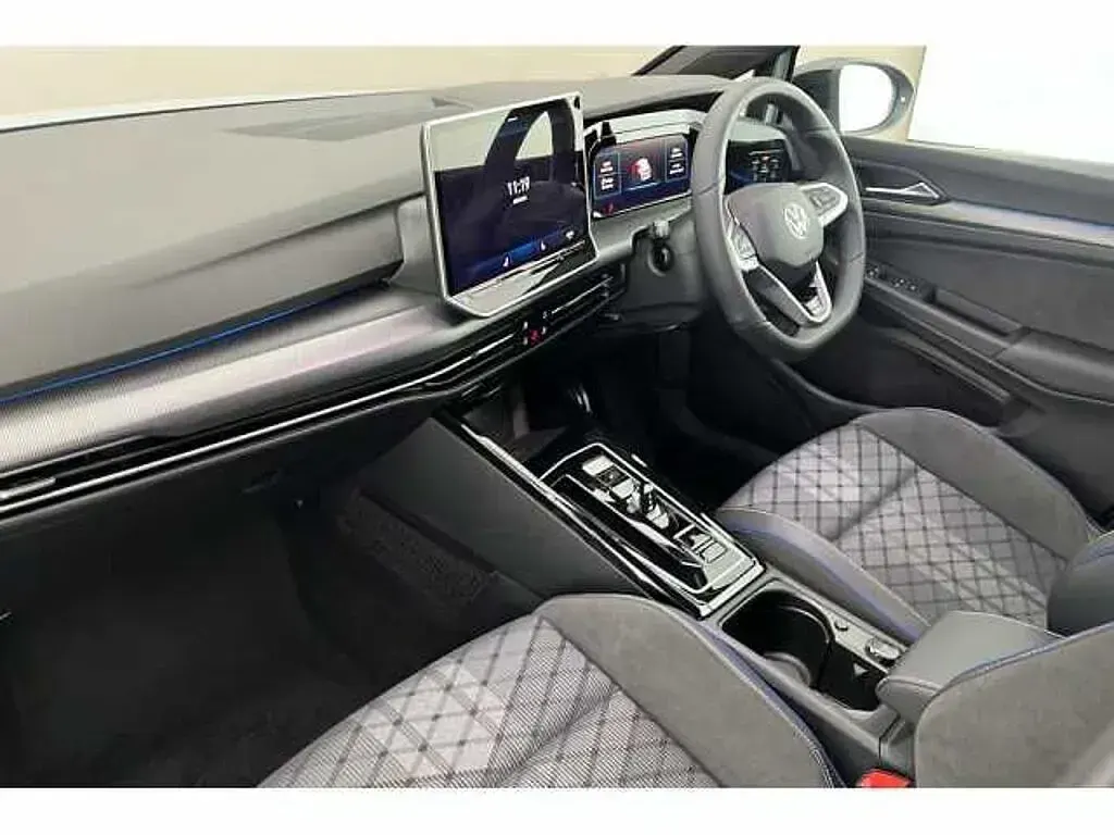 Used VW Golf VIII 150 HP (110 kW) 2025