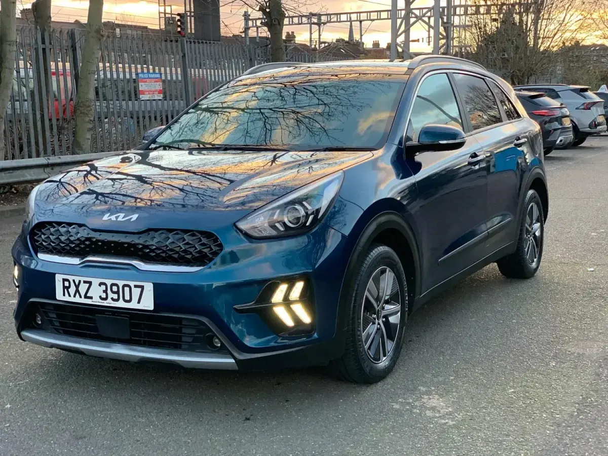 Gebraucht Kia Niro 139 PS (102 kW) 2022 Blau SUV