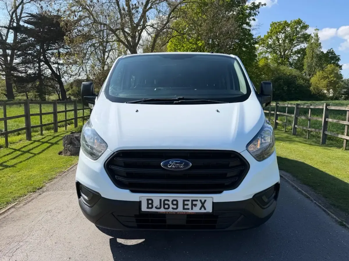 Usado Ford Transit Custom 130 HP (95 kW) 2019 Branco Van