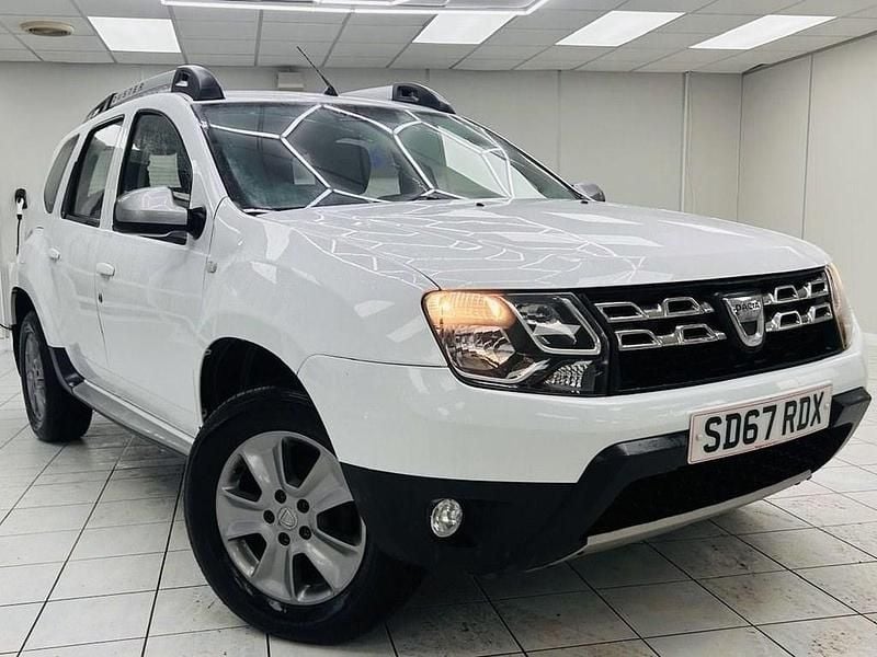 Used Dacia Duster Lauréate 110 HP (80 kW) 2017 White SUV