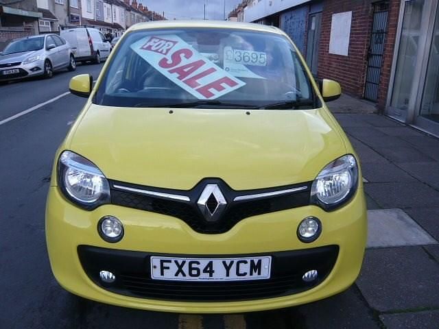 Used Renault Twingo Dynamique 70 HP (51 kW) 2014 Yellow Hatchback