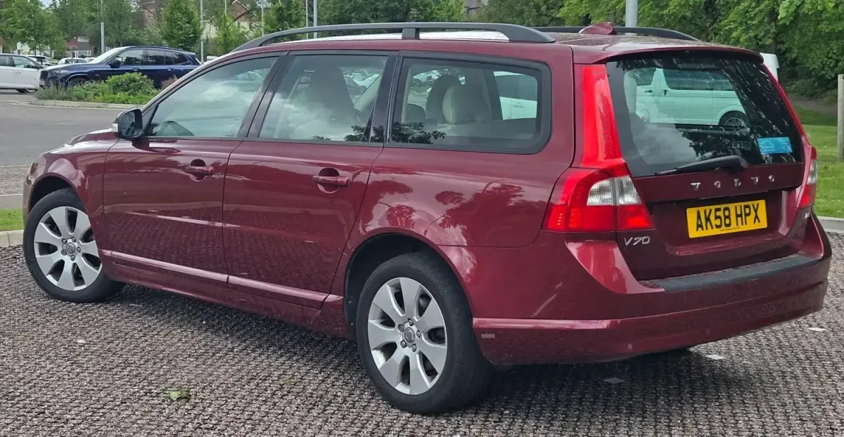 Used Volvo V70 SE 2008 Red Estate