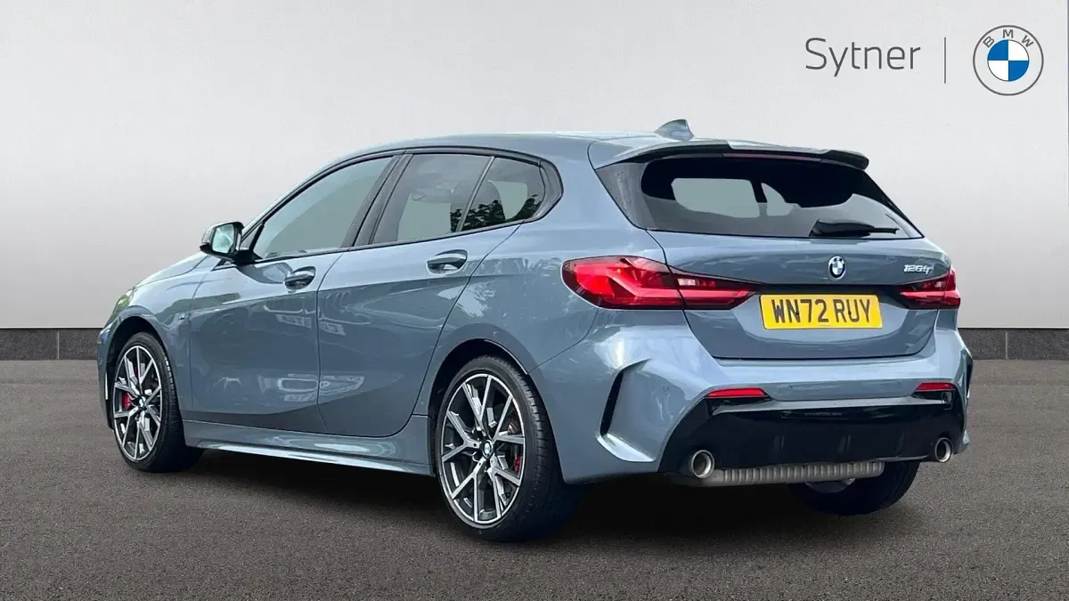 Begagnad BMW 128 Shadowline 261 HK (191 kW) 2022 Grå