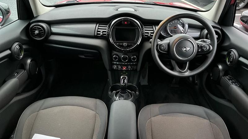 Used Mini Cooper Classic 134 HP (98 kW) 2020 Red Hatchback