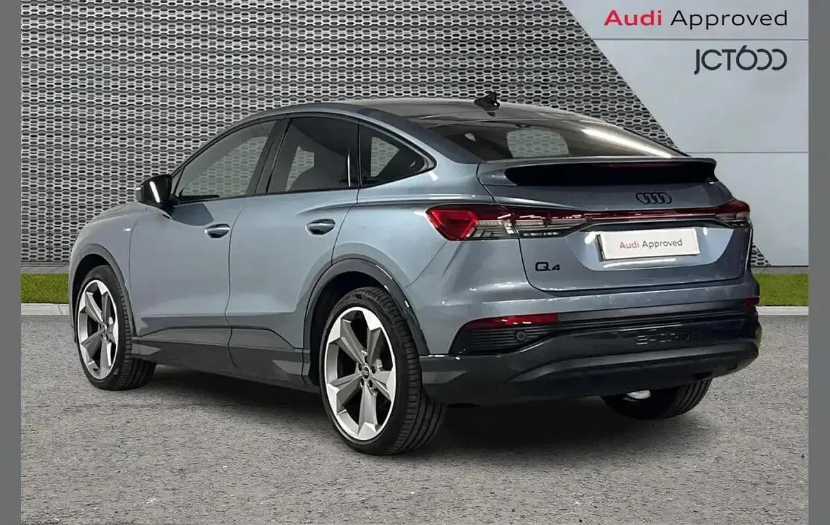 Used Audi Q4 Sportback e-tron Black Edition 206 kW (281 HP) 2024 Blue SUV