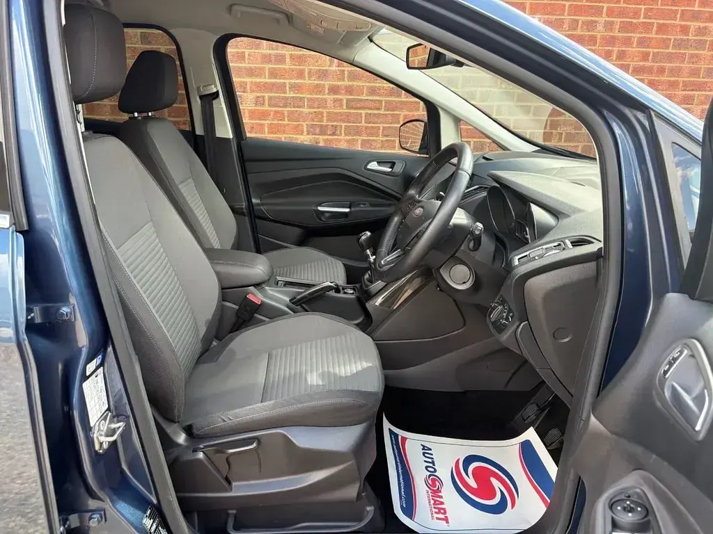 Used Ford C-MAX Titanium 100 HP (73 kW) 2018 Blue MPV