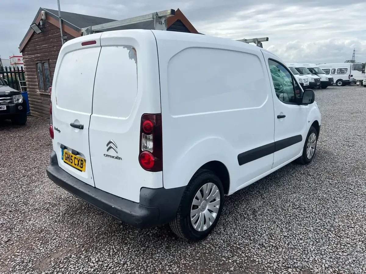 Used Citroën Berlingo 75 HP (55 kW) 2015 White MPV