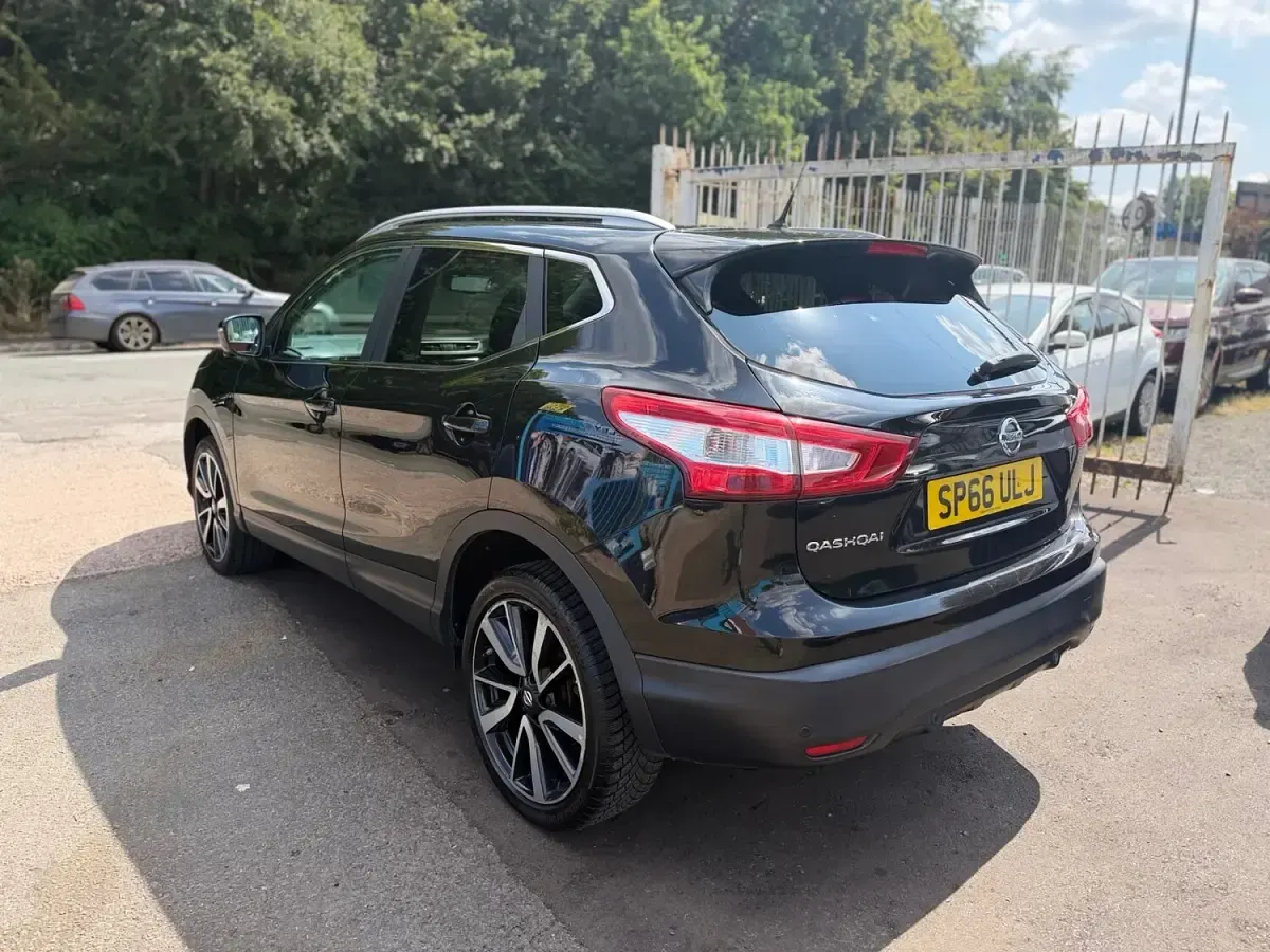 Used Nissan Qashqai Tekna 2016 Black SUV