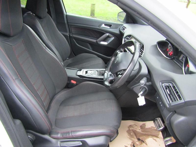 Used Peugeot 308 GT-line 2017 White Estate