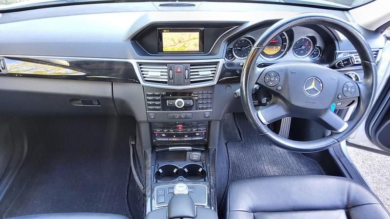 Begagnad Mercedes E350 Avantgarde 265 HK (194 kW) 2011 Silver Kombi