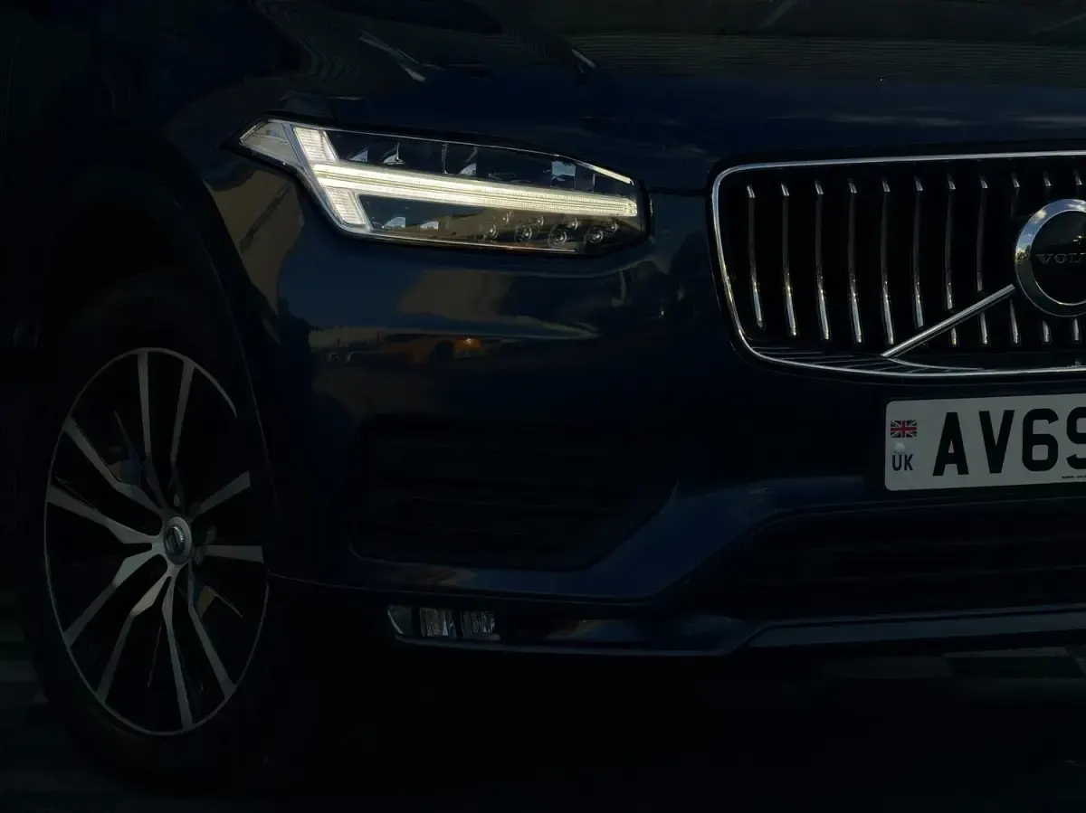 Used Volvo XC90 Momentum 235 HP (172 kW) 2019 Blue SUV