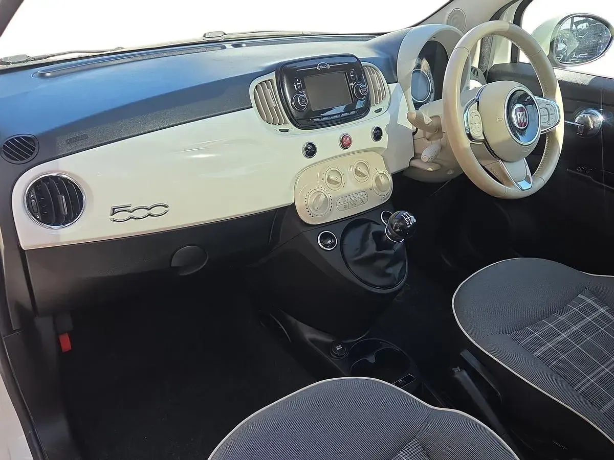 Used Fiat 500 Lounge 69 HP (50 kW) 2018 White Hatchback