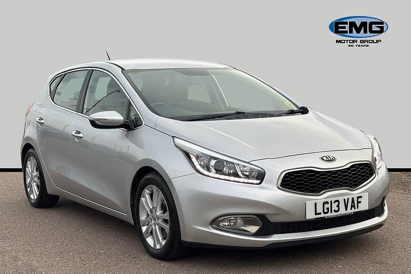 Silver Used 2013 Kia Ceed 2 Hatchback | £4,495 (Fair price) - Image 1/3