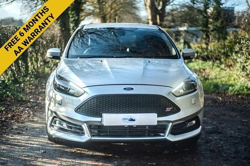 Used Ford Focus ST 250 HP (183 kW) 2018 Silver Hatchback