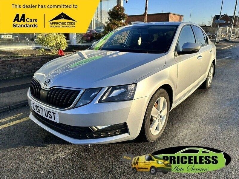 Silver Used 2017 Skoda Octavia SE Hatchback | £7,995 (Fair price) - Image 1/4