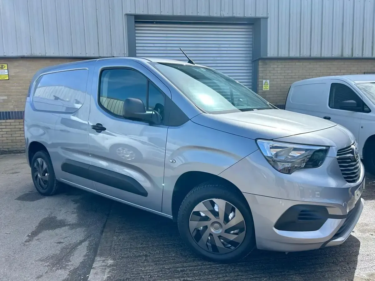 Used Vauxhall Combo Sportive 100 HP (73 kW) 2020 Grey MPV