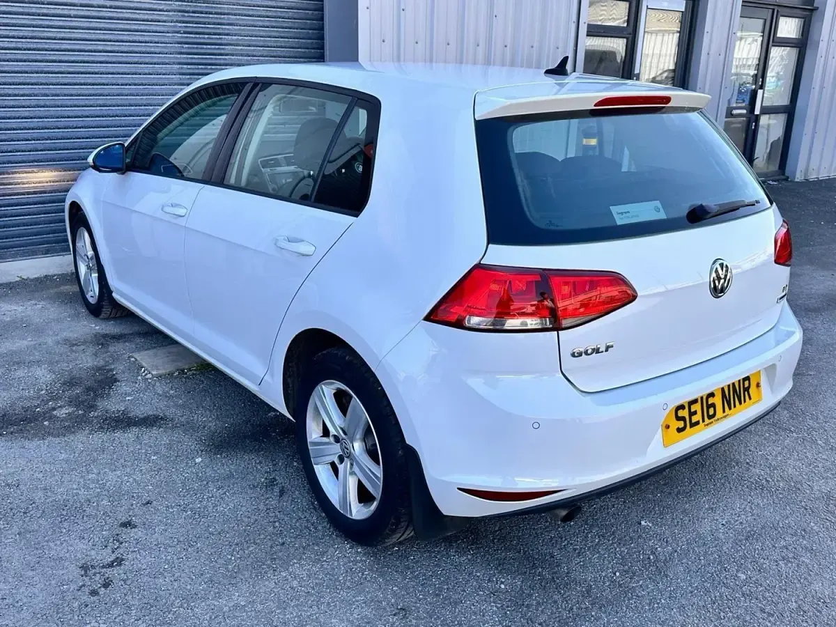 Usado VW Golf VII Edition 110 HP (80 kW) 2016 Branco Citadino