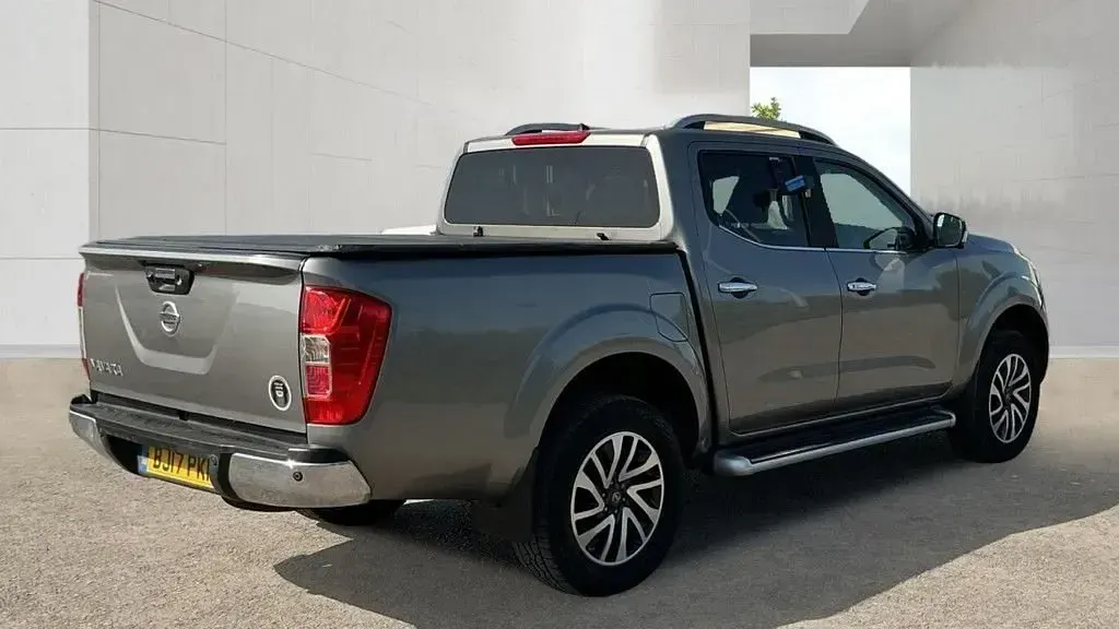 Used Nissan Navara Tekna 2017 Grey Pickup