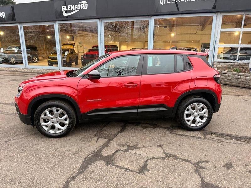 Used Jeep Avenger Altitude 100 HP (73 kW) 2024 Red SUV