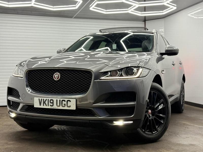 Usado Jaguar F-Pace Portfolio 180 HP (132 kW) 2019 Cinzento SUV