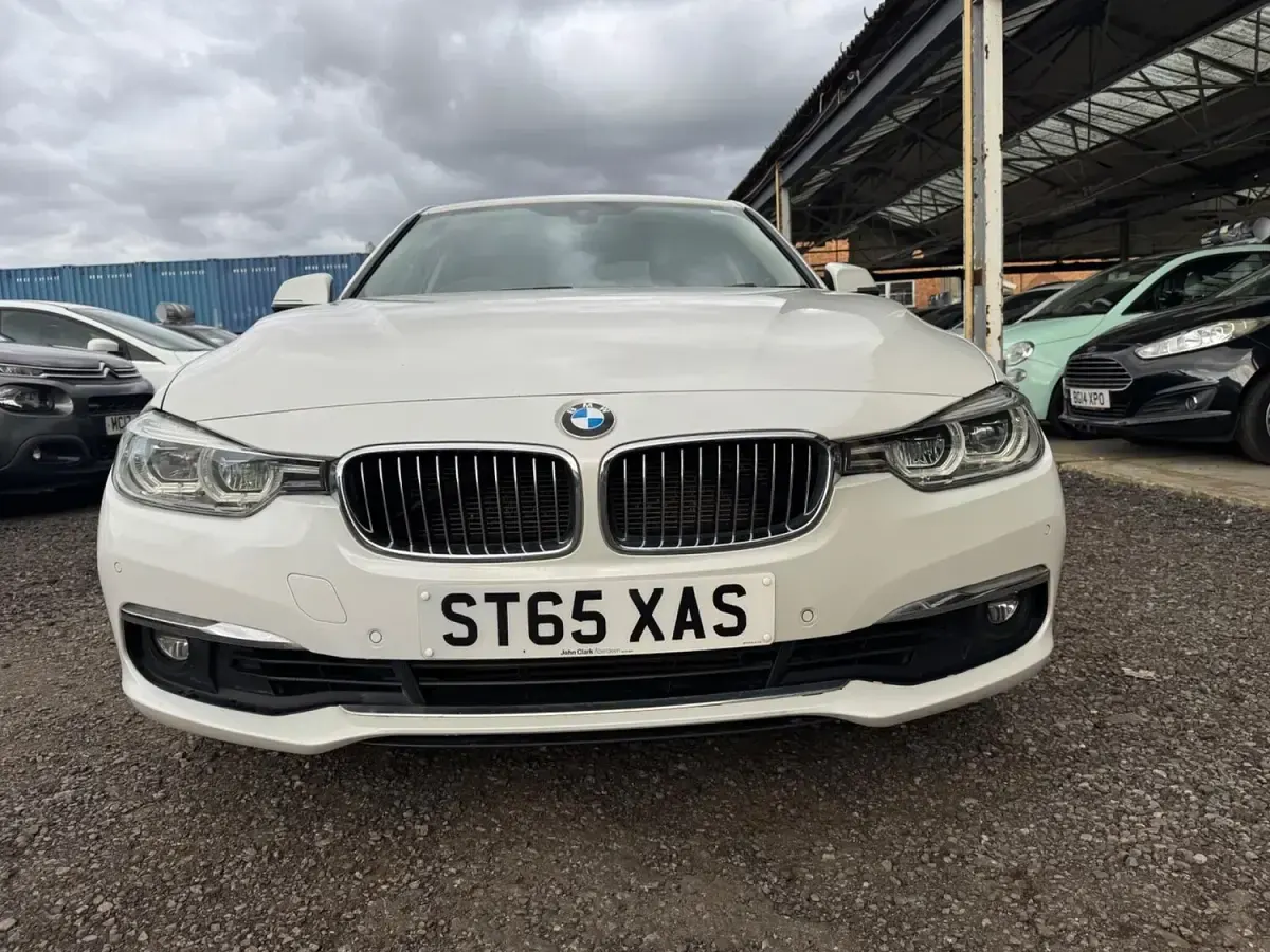 Used BMW 330 Luxury Line 2015 White Sedan