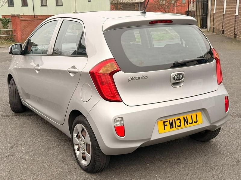 Used Kia Picanto Air 68 HP (50 kW) 2013 Silver Hatchback