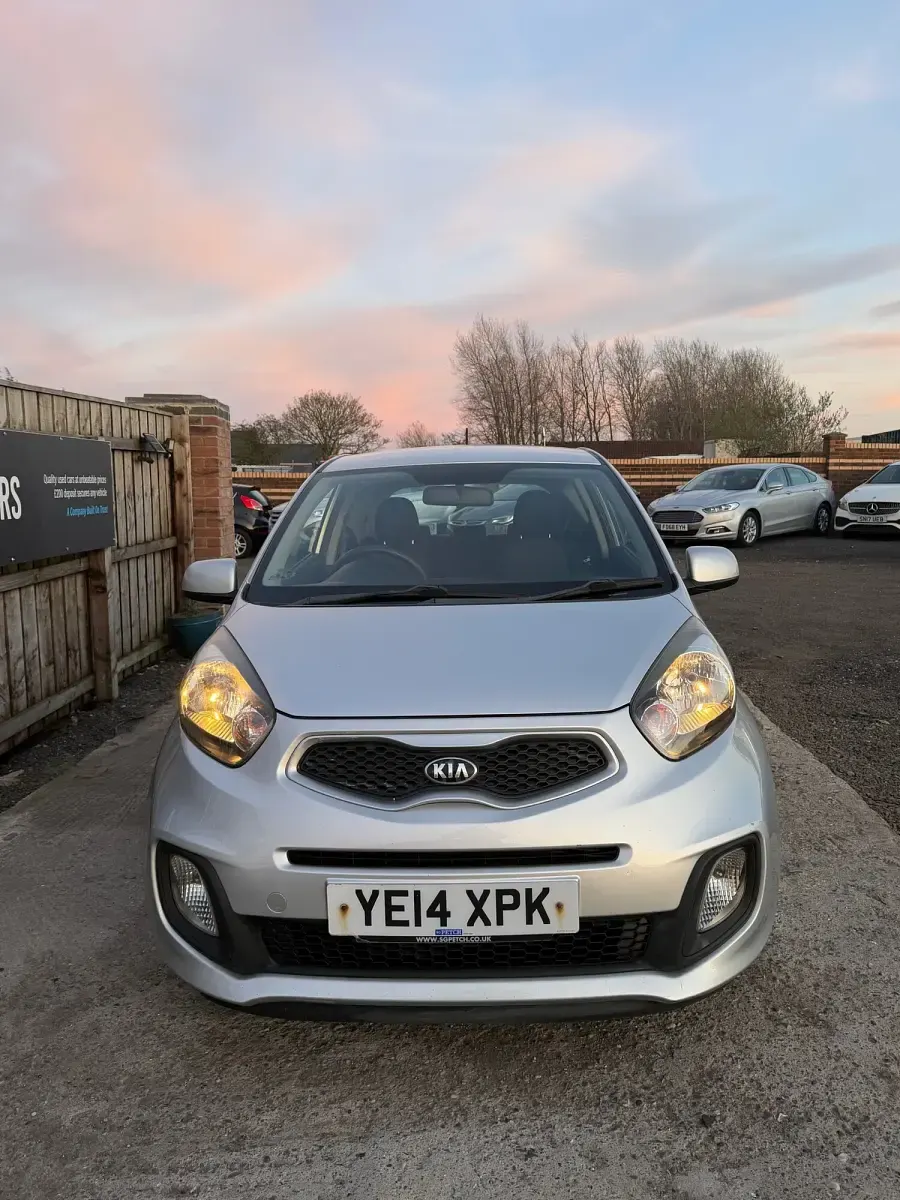 Used Kia Picanto Air 68 HP (50 kW) 2014 Silver Hatchback