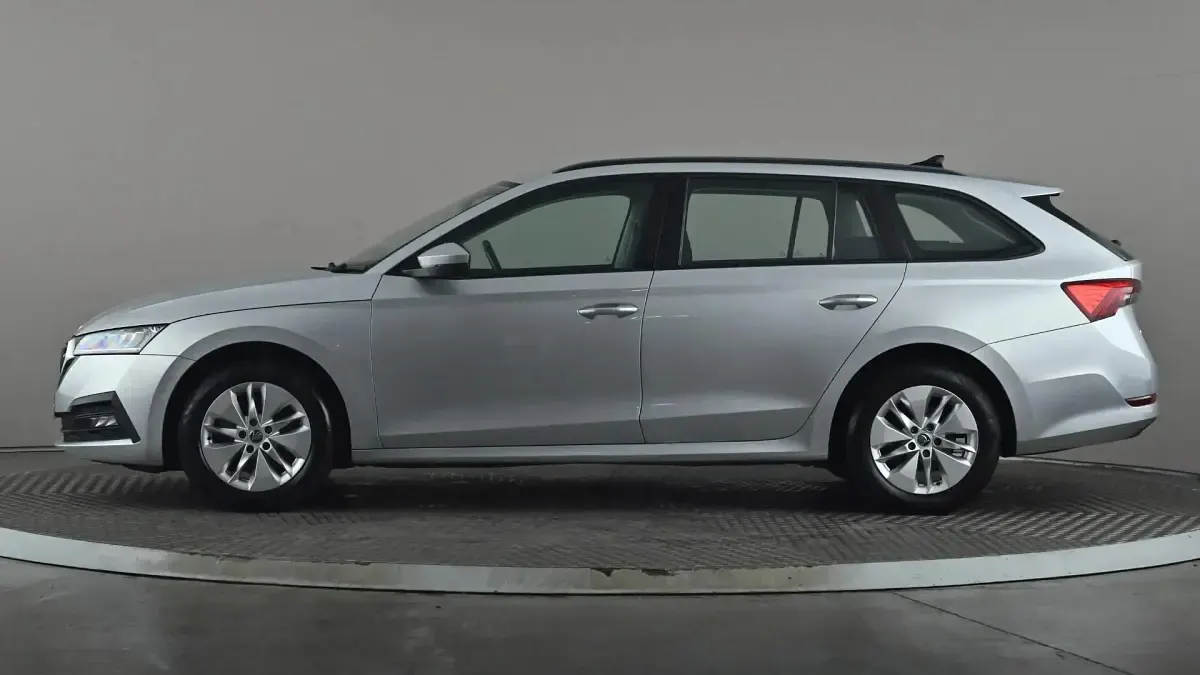 Używany Skoda Octavia SE Technology 110 KM (80 kW) 2022 Srebrny Kombi