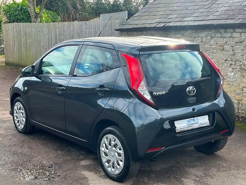 Used Toyota Aygo X-play 72 HP (52 kW) 2019 Grey Hatchback