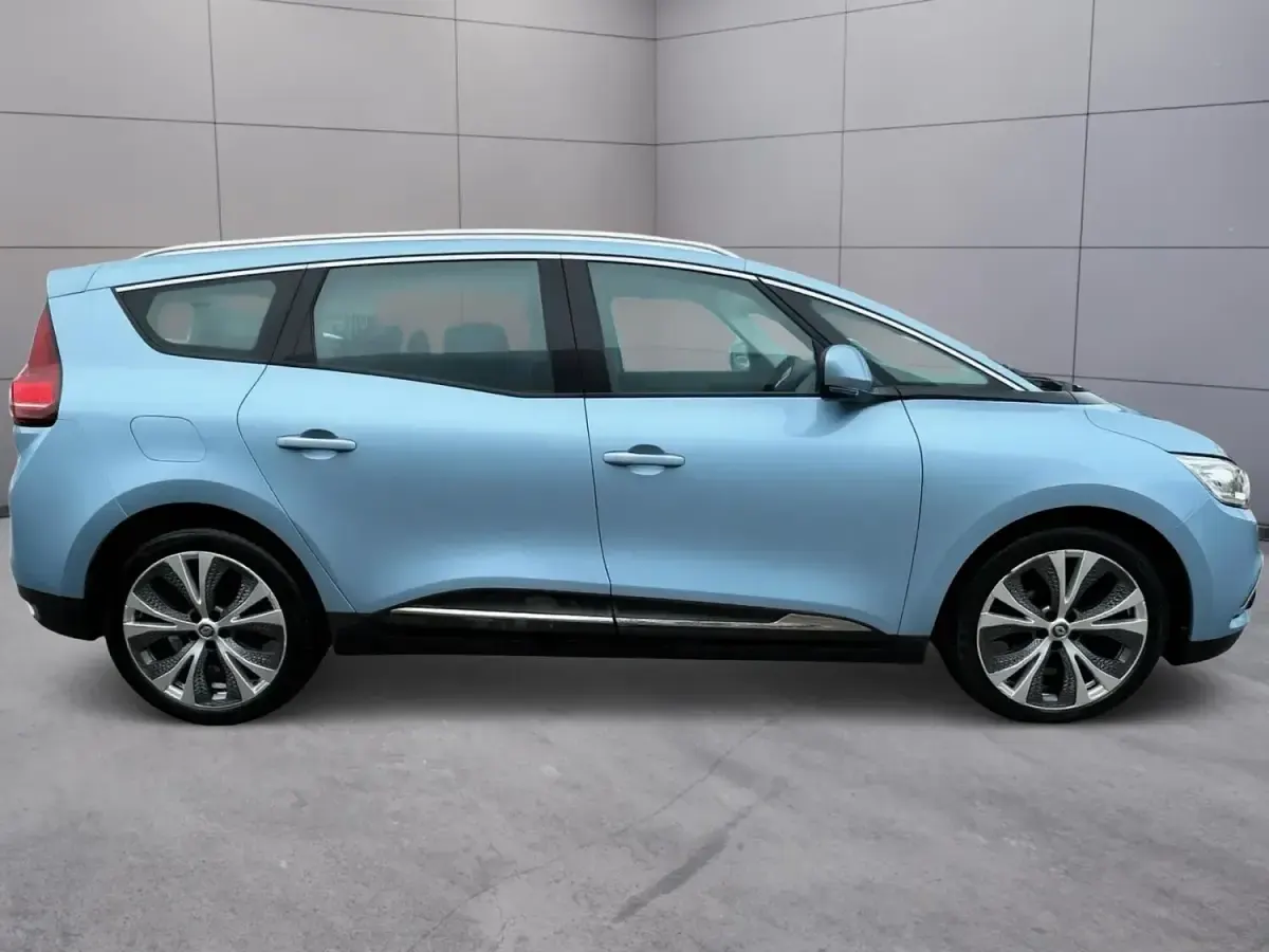 Used Renault Grand Scénic IV Dynamique 130 HP (95 kW) 2017 Blue MPV