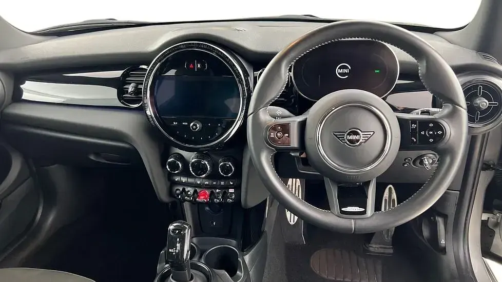 Used Mini Cooper Hatch 134 HP (98 kW) 2023 Silver Hatchback