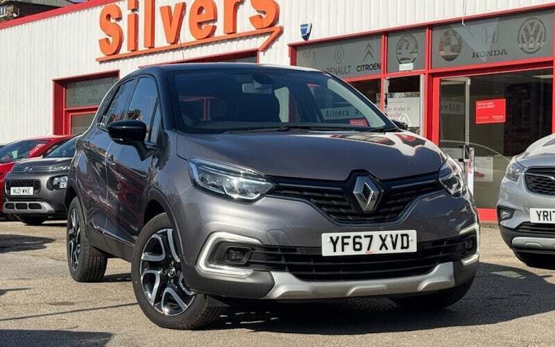 Grey Used 2017 Renault Captur Dynamique SUV | £5,995 (Fair price) - Image 1/4