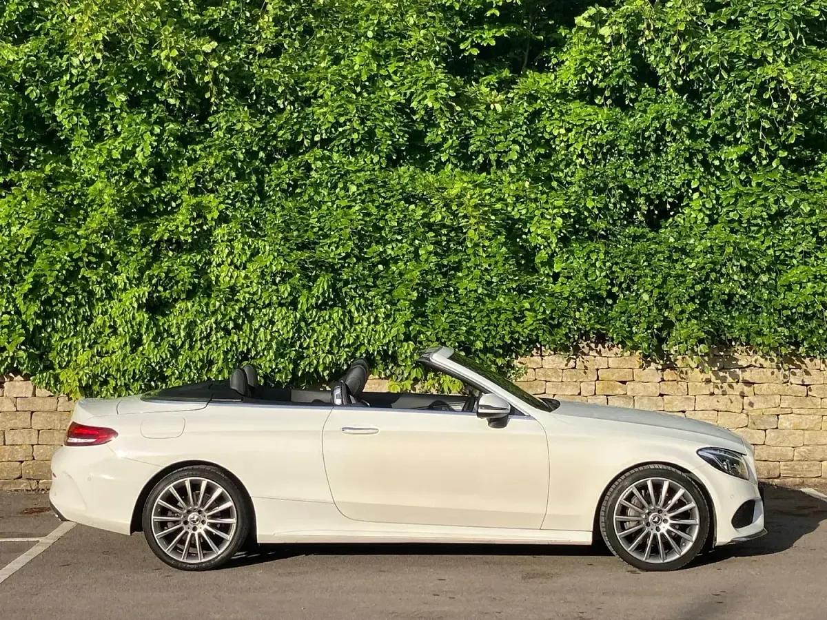 Used Mercedes C200 AMG Line Premium Plus 184 HP (135 kW) 2018 White Cabriolet