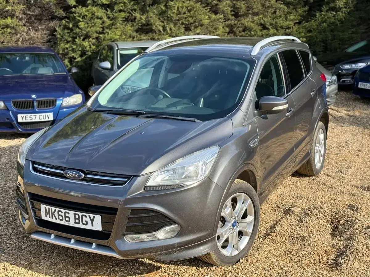Begagnad Ford Kuga Sport 180 HK (132 kW) 2016 Grå SUV