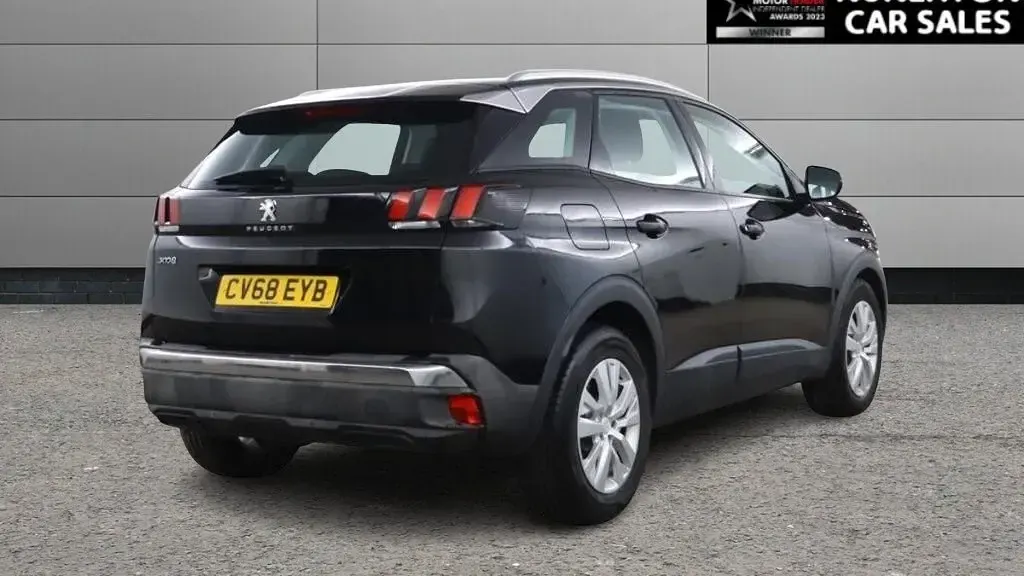 Gebraucht Peugeot 3008 Active 130 PS (95 kW) 2018 Schwarz SUV