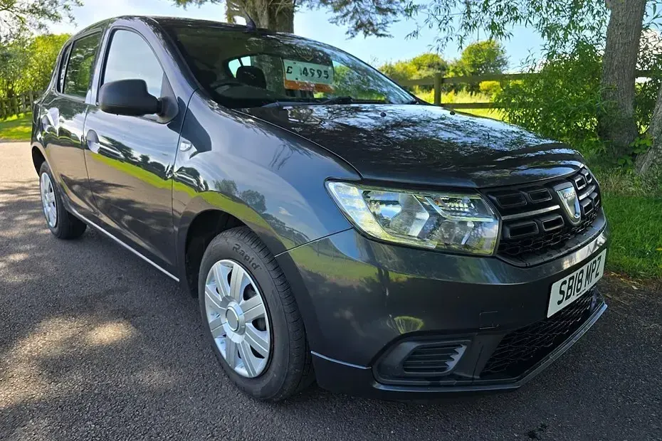 Used Dacia Sandero Essentiel 90 HP (66 kW) 2018 Grey Hatchback
