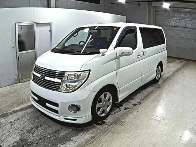 Usado Nissan Elgrand 2010 Blanco