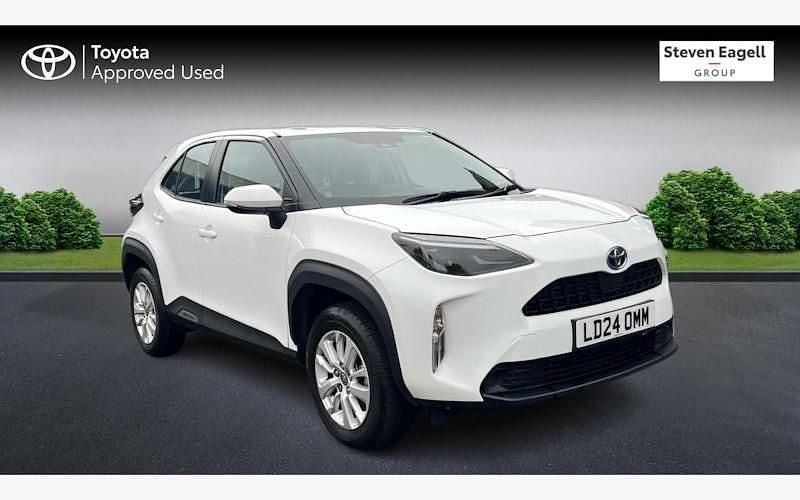 Used 2025 Toyota Yaris Hybrid Estate | £19,911 (Good price) - Image 1/4