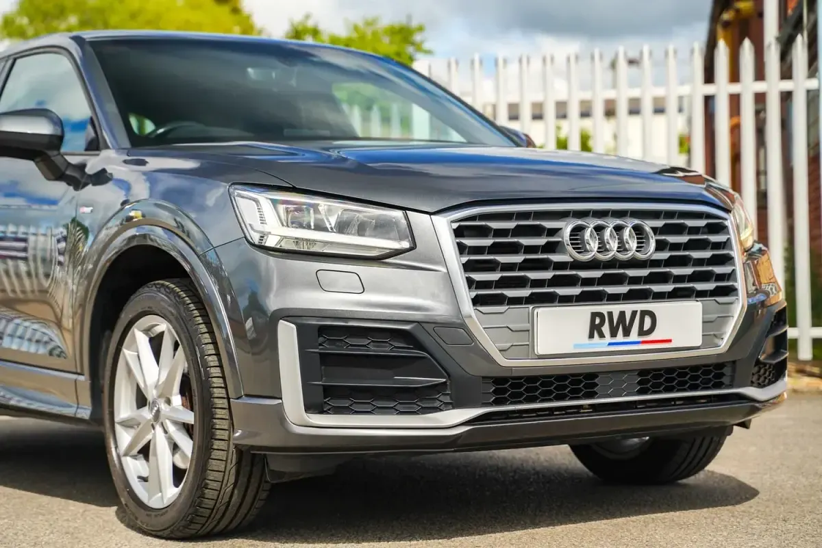 Usado Audi Q2 S-Line 150 CV (110 kW) 2016 Gris SUV